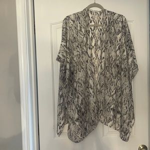 maurices kimono—size: one size fits most.